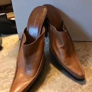 SZ 10 TAN NINE WEST SLIDES